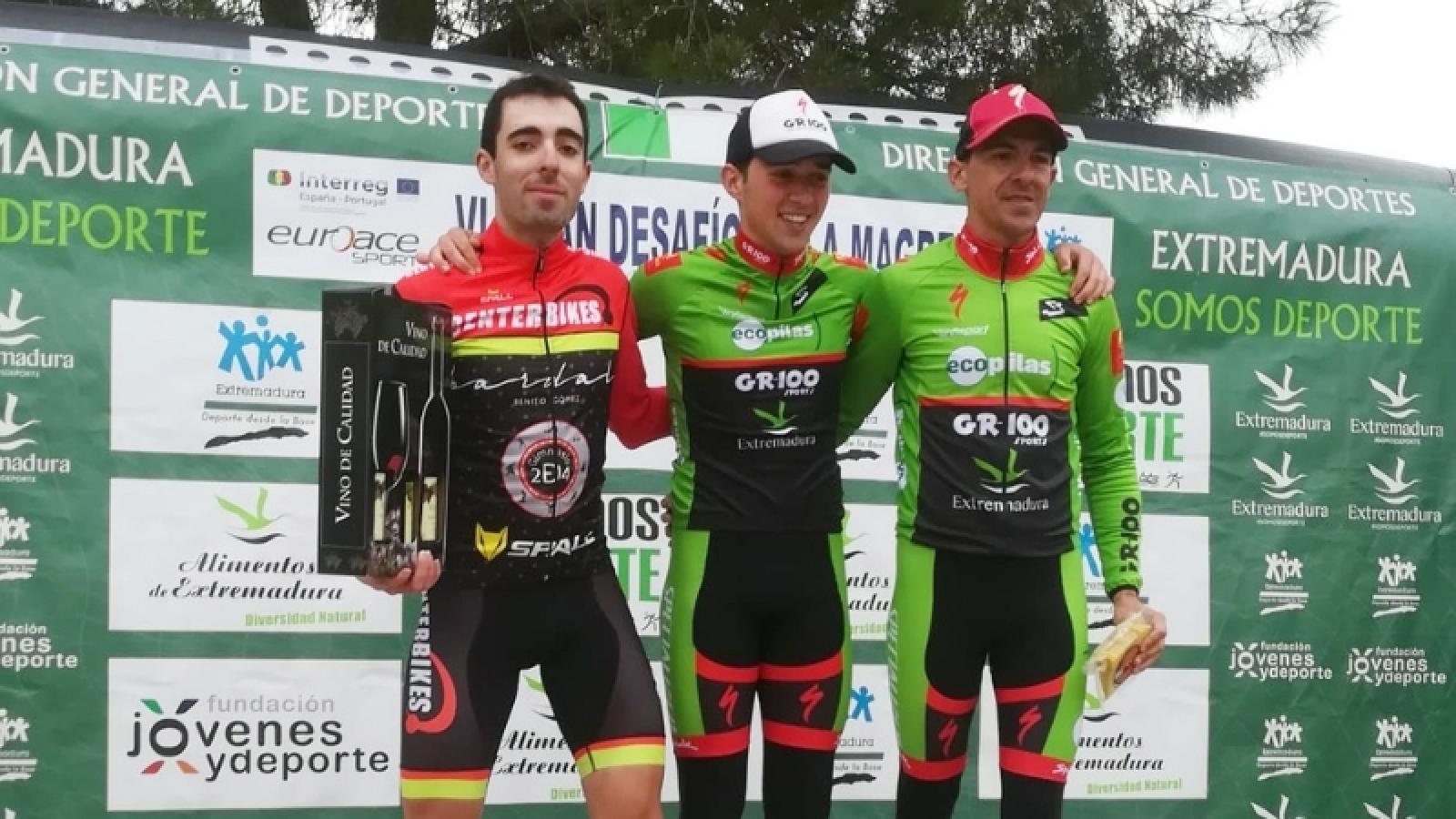 Miguel Periáñez renueva con el Extremadura Ecopilas