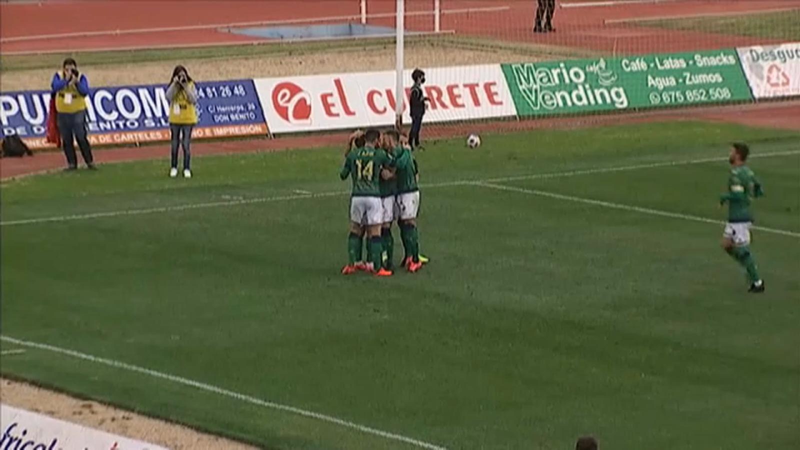 El Villanovense vuelve a ganar y ya es tercero