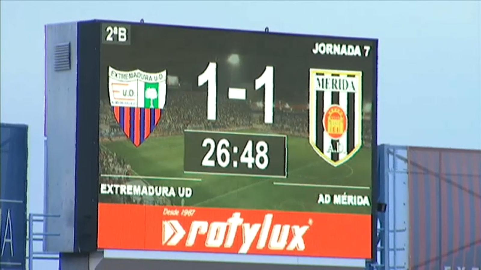 Extremadura y Mérida firman el empate