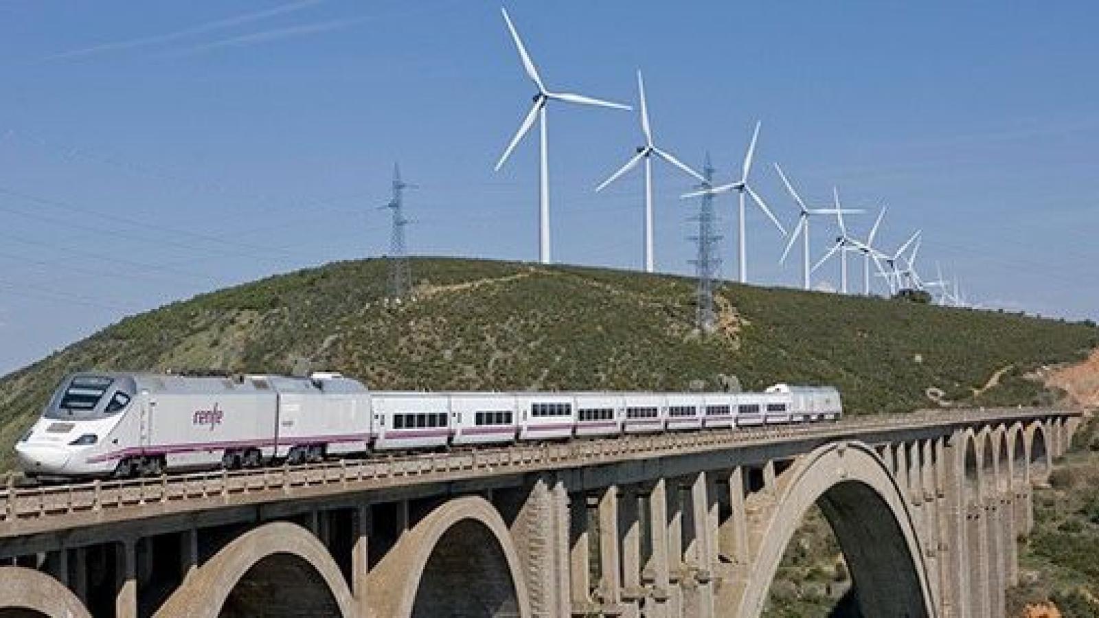 Alvia a su paso por Extremadura