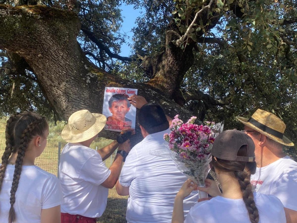 Homenaje a Rosalía Cáceres