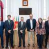 García-Page visita el Ayuntamiento de Mérida para mantener un encuentro con el alcalde