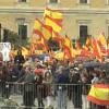 Miles de personas se han concentrado esta mañana en la Plaza de Colón para pedir la dimisión del presidente del Gobierno 