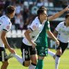 Álvaro García celebra uno de los tres goles logrados en el partido