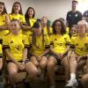 Jugadoras del Sport Extremadura mientras veían el sorteo de la Copa de la Reina