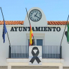 Banderas a media asta en Hernán Cortés