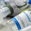 El Remdesivir, aún en fase experimental, es hasta el momento el único fármaco en España que combate con éxito el coronavirus. Dosis en frasco del medicamento Remdesivir.