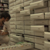 Farmacéutico trabajando en una botica