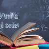 Pizarra y libros en el aula