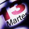 Calendario marcando el martes día 13
