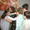 Raquel junto a sus cinco hijos.