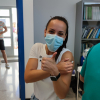 Joven vacunándose en Llerena