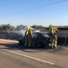 Coche ardiendo cerca de Zorita