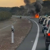 Coche arde en A-66