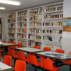 Sala principal de la biblioteca 'Rafael Alberti' de Piornal.
