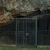 Entrada a la cueva de Maltravieso