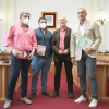 El delegado de recursos humanos, Julio César Fuster, junto a los representantes sindicales