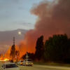 Columna de fuego provocada por el incendio