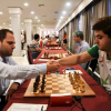 Jaime Santos Latasa (a la derecha) al finalizar su partida frente al ruso-español Daniil Yuffa