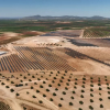 Imagen aérea de la planta y la zona del yacimiento sin construir