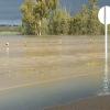 Balsas de agua en la carretera