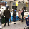 Las pescaderías se han llenado hoy de clientes