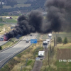 Camión ardiendo en la A-5 en Lagartera (Castilla La Mancha)