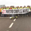 Carretera cortada por agricultores y ganaderos