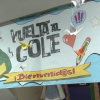 Cartel de bienvenida en un colegio 