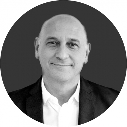 Urbano García, Director General
