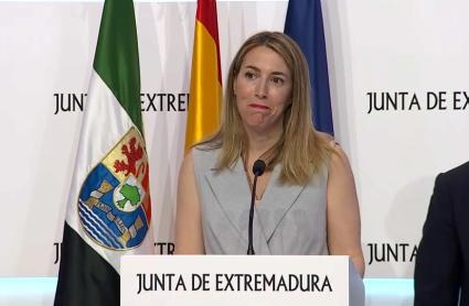 María Guardiola en solitario