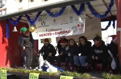 La Hermandad de la Merced celebra su caravana navideña solidaria para ayudar a los necesitados