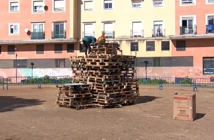 Todo listo en Badajoz para disfrutar esta noche de Las Candelas y de la degustación de 2.500 hornazos