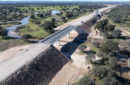 El Gobierno licita por 33 millones la base para el montaje de vía del tramo de alta velocidad Talayuela-Plasencia