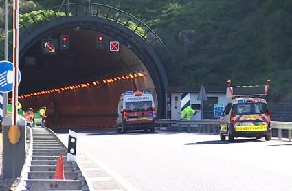 Tres heridos en un accidente en el interior del túnel de Miravete