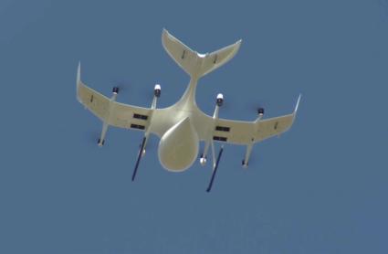Dron en el aire - Imagen de archivo