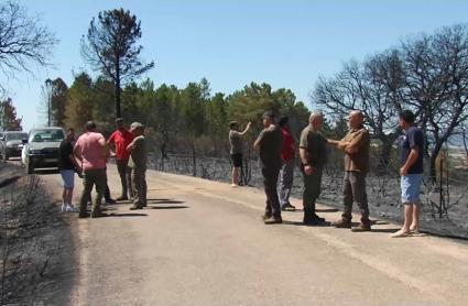 Vecinos de Castilblanco denuncian el olvido tras el incendio de Valdecaballeros