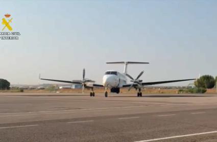 La Guardia Civil sobrevuela la zona afectada por el incendio de Jarilla para detectar posibles reactivaciones