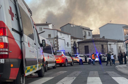 Convoy que ha evacuado a los vecinos que quedaban en Cabezabellosa