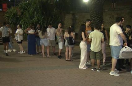 Gran acogida de "La noche sin" en Badajoz: diversión responsable junto al Guadiana