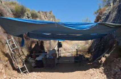 Trabajos de exhumación de víctimas de la Guerra Civil en la mina La Paloma 