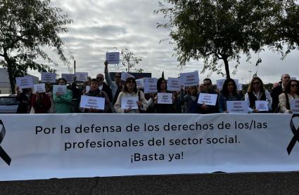 Protestas a las puertas de los juzgados durante el juicio por la muerte de Belén Cortés
