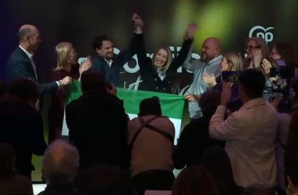 María Guardiola celebra los resultados electorales en las elecciones del 21 de diciembre