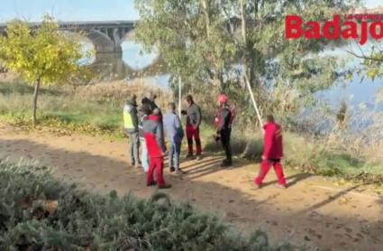 Dispositivo de búsqueda en el río Guadiana, en Badajoz