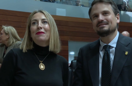 María Guardiola y Abel Bautista, en la sesión de conformación de la Mesa de la Asamblea de Extremadura