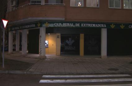 Fachada de la Caja Rural de Extremadura, en la que se ha producido un atraco el 16 de enero de 2026
