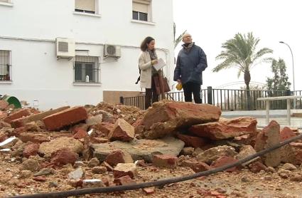 Peritos visitando viviendas afectadas por los recientes temporales en Extremadura