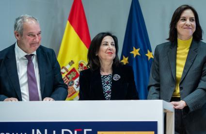 El ministro de Industria y Turismo, Jordi Hereu, la ministra de Defensa, Margarita Robles, y la ministra de Ciencia, Innovación y Universidades, Diana Morant