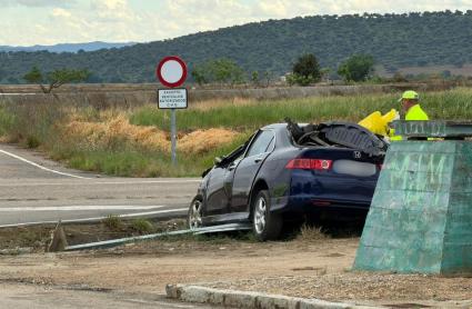 Accidente en la N-430 tras la salida de vía de un vehículo