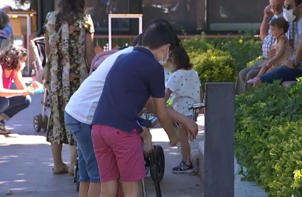 Junio acabará en la región con altas temperaturas. Es muy importante hidratarse constantemente, sobre todo niños y personas mayores. Las fuentes de los parques empiezan a ser ya los mejores aliados contra el calor.